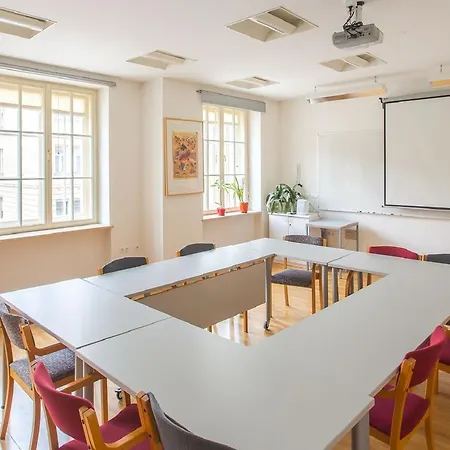 Saint Ignatius Retreat House B&B 류블랴나