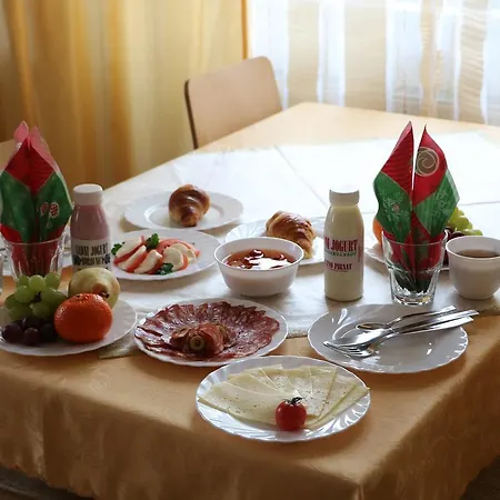 Saint Ignatius Retreat House B&B 류블랴나