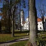 Nočitev z zajtrkom Saint Ignatius Retreat House 3*